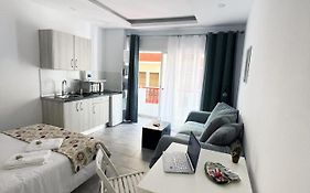Stylish Studio Gio 211